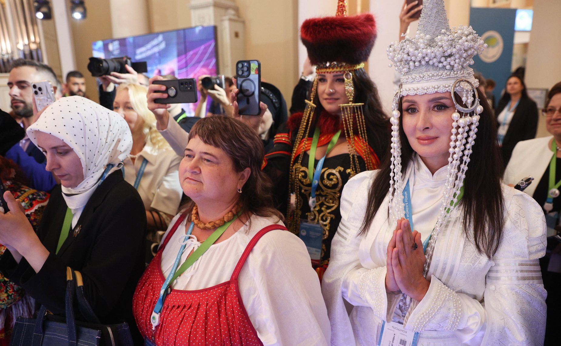 Валентина Матвиенко приняла участие в церемонии открытия форума-фестиваля «Женщины за сохранение традиций»