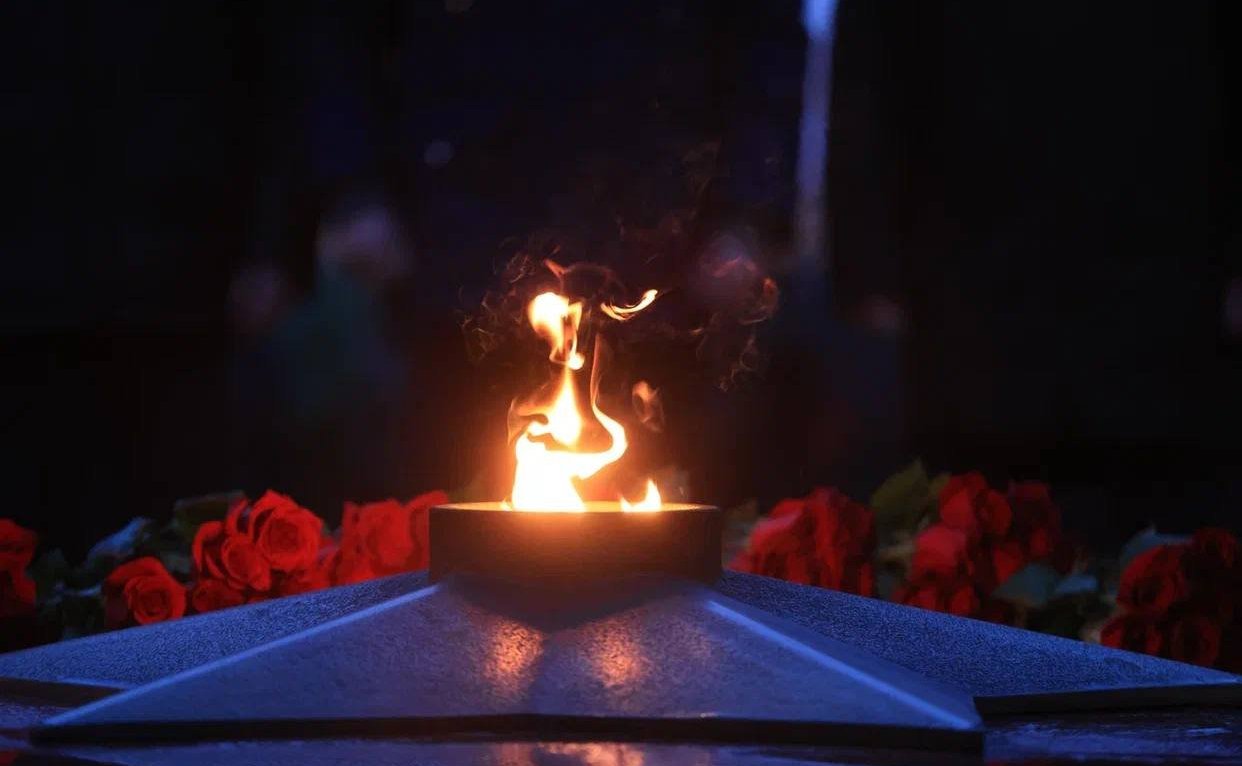 Андрей Хапочкин принял участие в открытии в регионе мемориала в честь воинов СВО