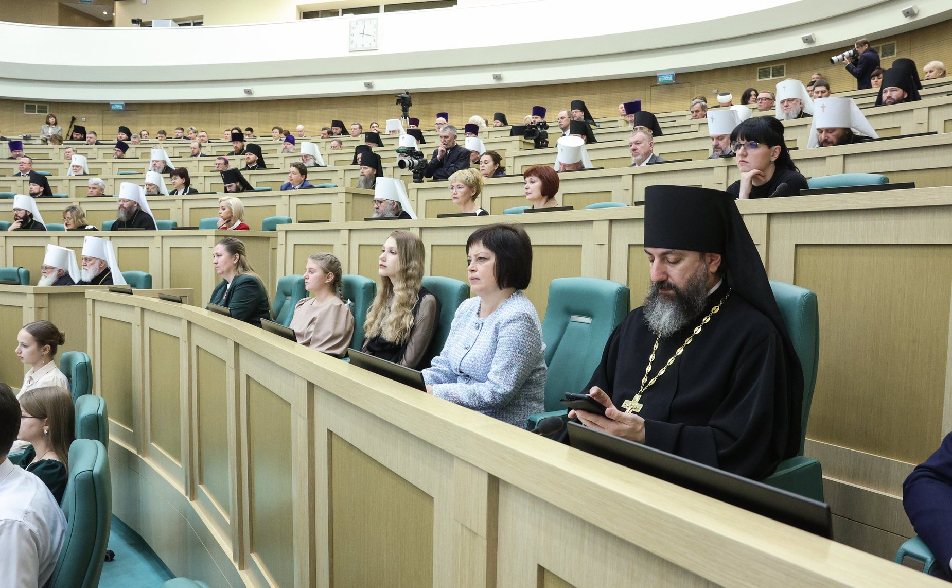 Пленарное заседание ХII Рождественских парламентских встреч