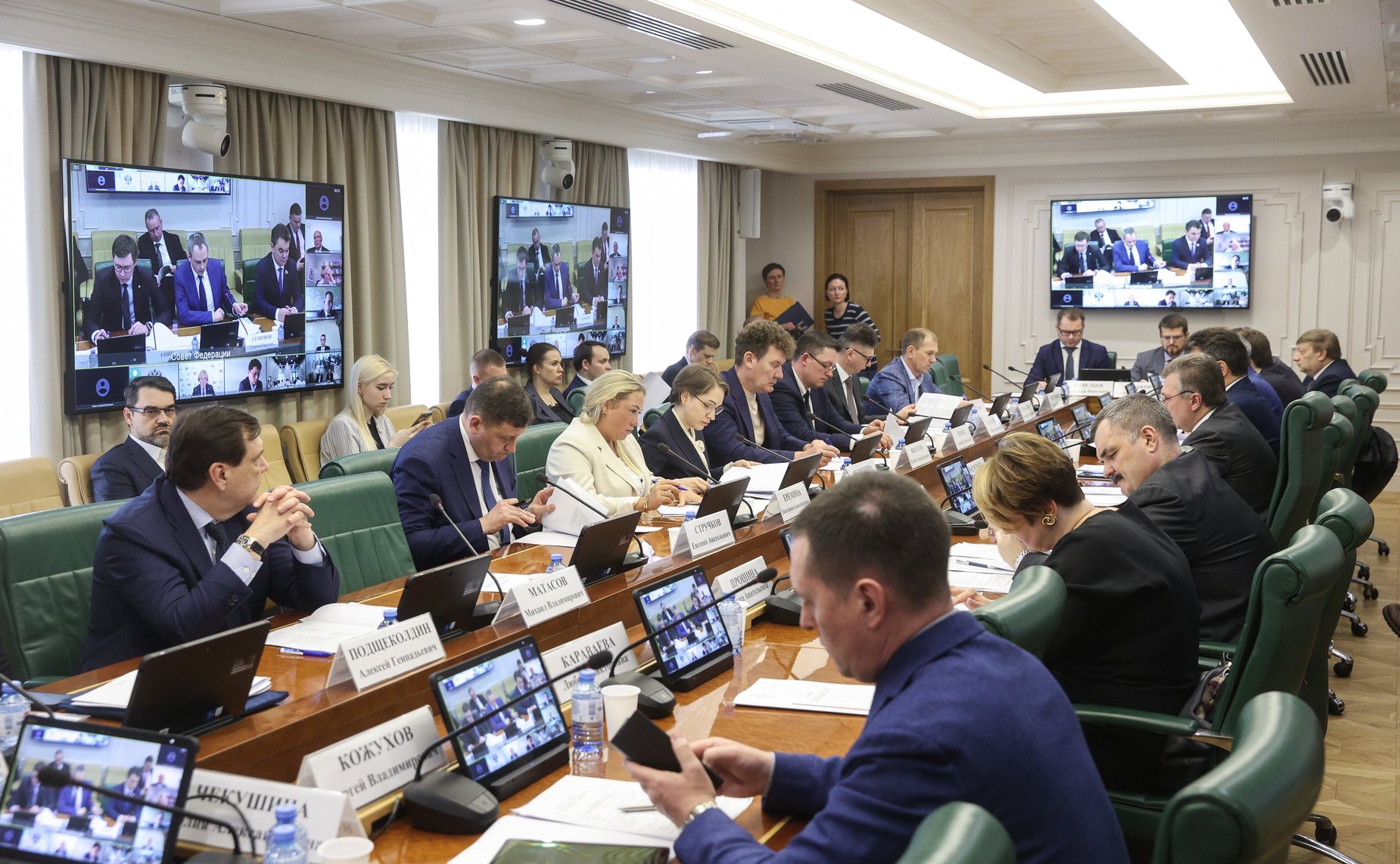 Круглый стол Комитета СФ по экономической политике на тему «Транспорт и логистика в условиях новой экономической реальности»