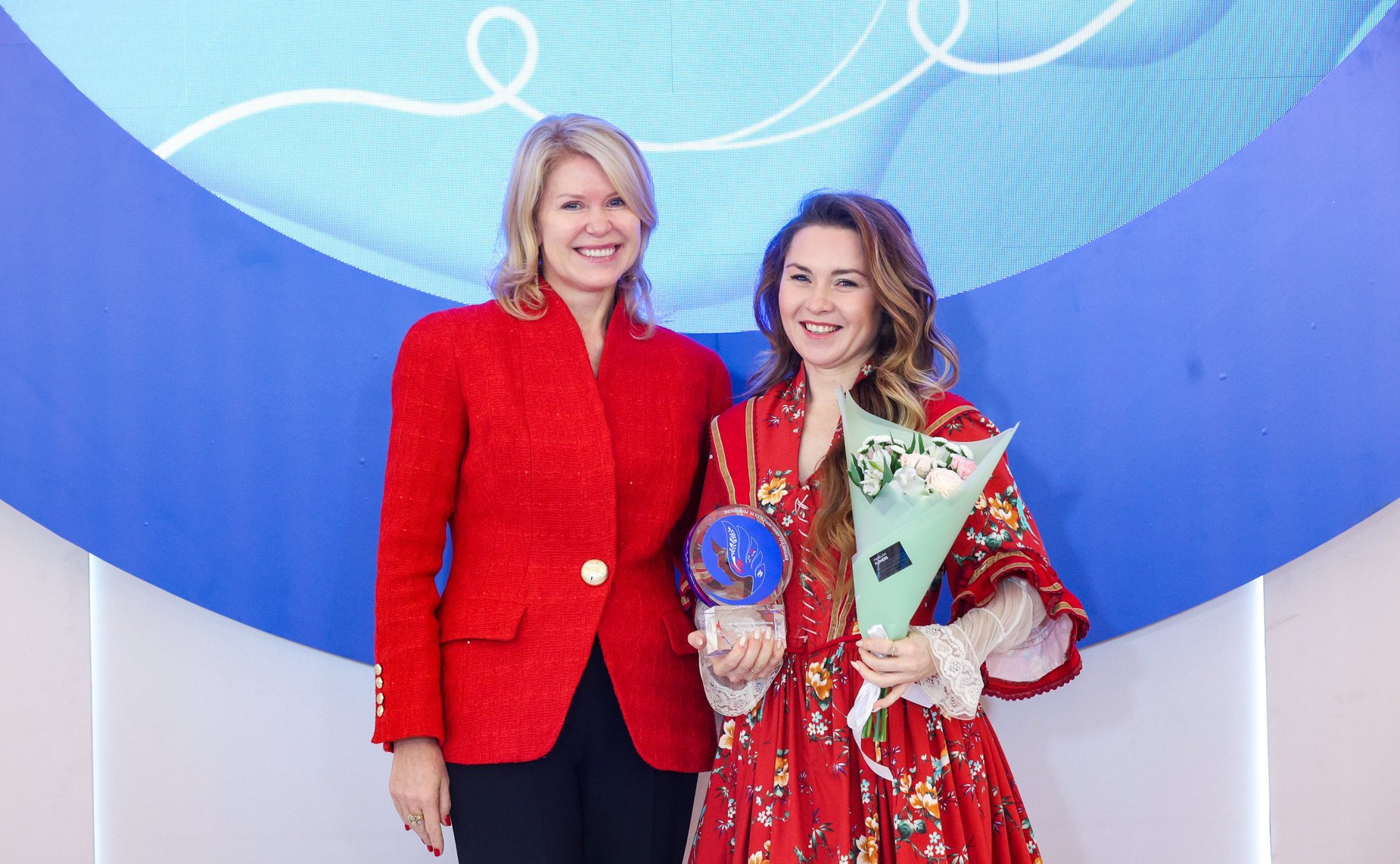 Пленарное заседание международного форума «Женщины за сохранение традиций»