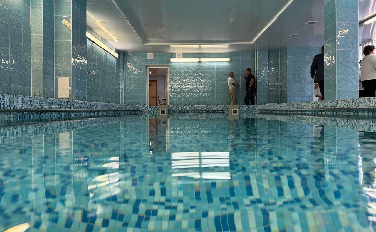 Айрат Гибатдинов вместе с депутатом Законодательного Собрания региона Романом Султашовым оказали содействие в восстановлении бассейна в городской поликлинике № 6 Заволжского района Ульяновска