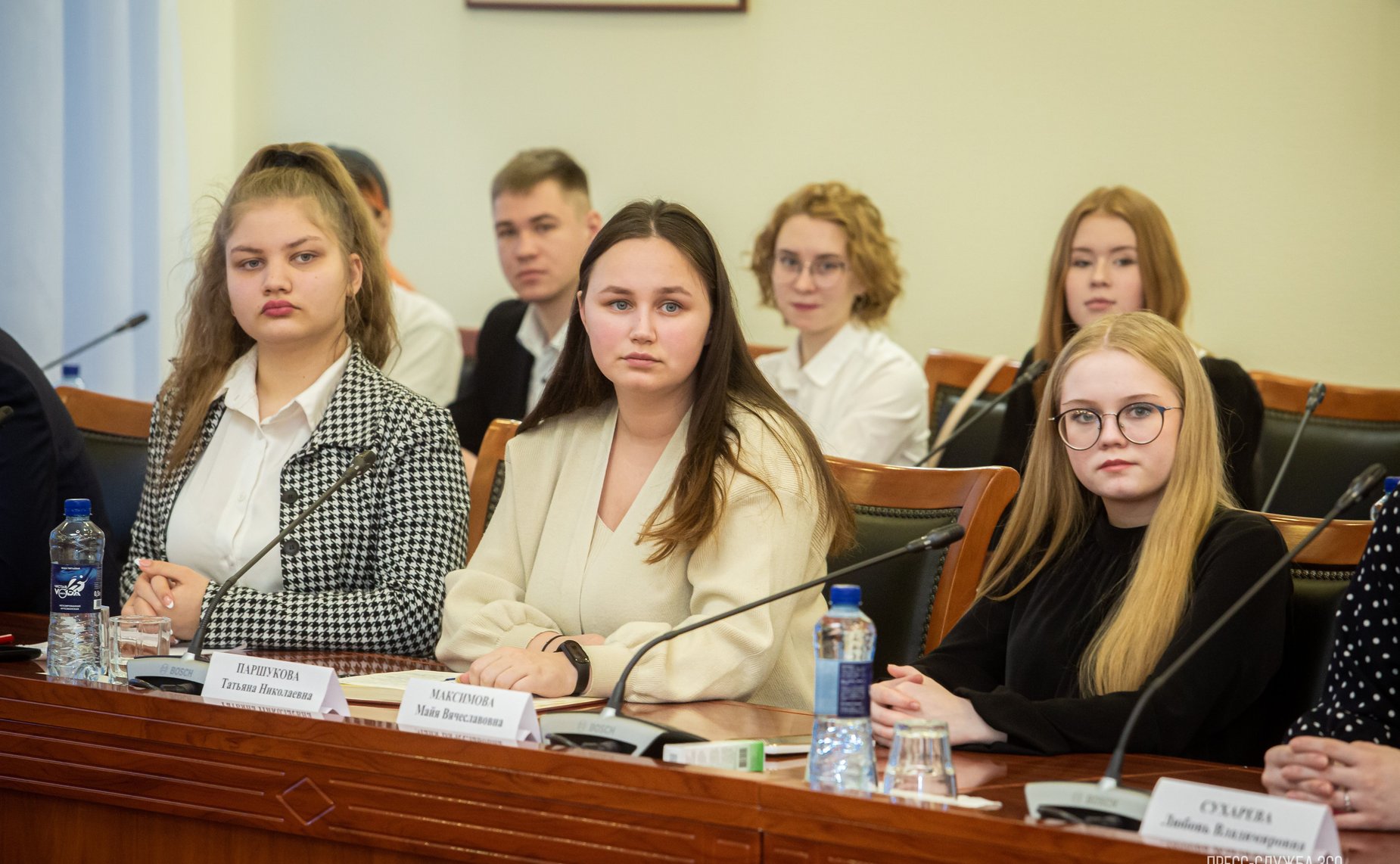 Юрий Воробьев принял участие в очередном заседании Дискуссионного клуба Молодежного парламента при Законодательном Собрании субъекта РФ