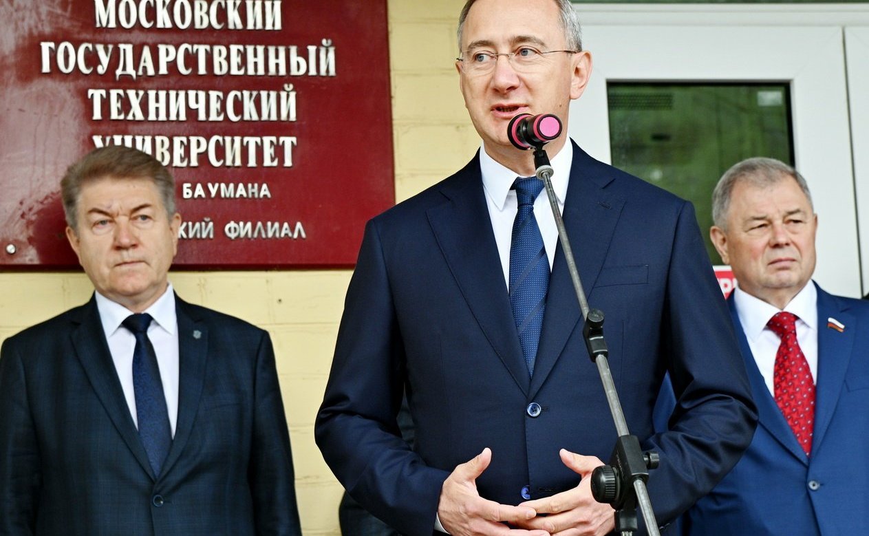 В День знаний Анатолий Артамонов поздравил школьников и студентов Калужской области