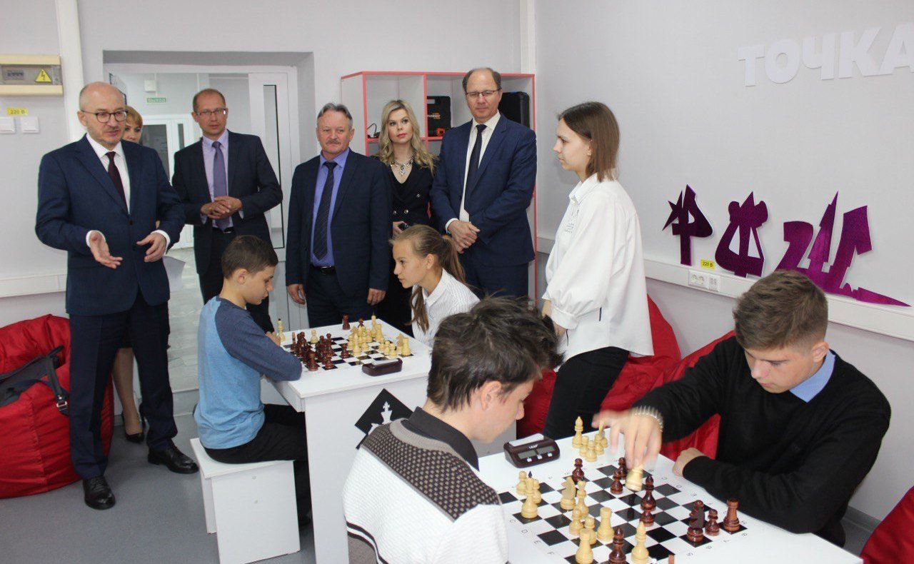 Олег Цепкин побывал в школах Челябинской области и оценил готовность к обучению шахматам