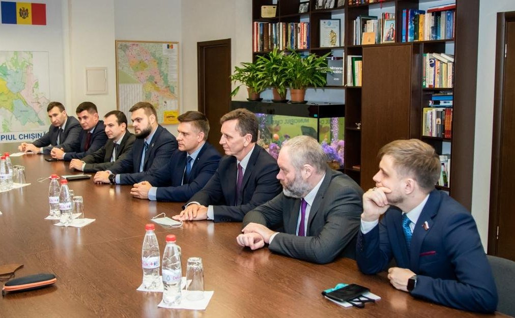 Встречи сенаторов РФ с лидерами ряда фракций Парламента Республики Молдова