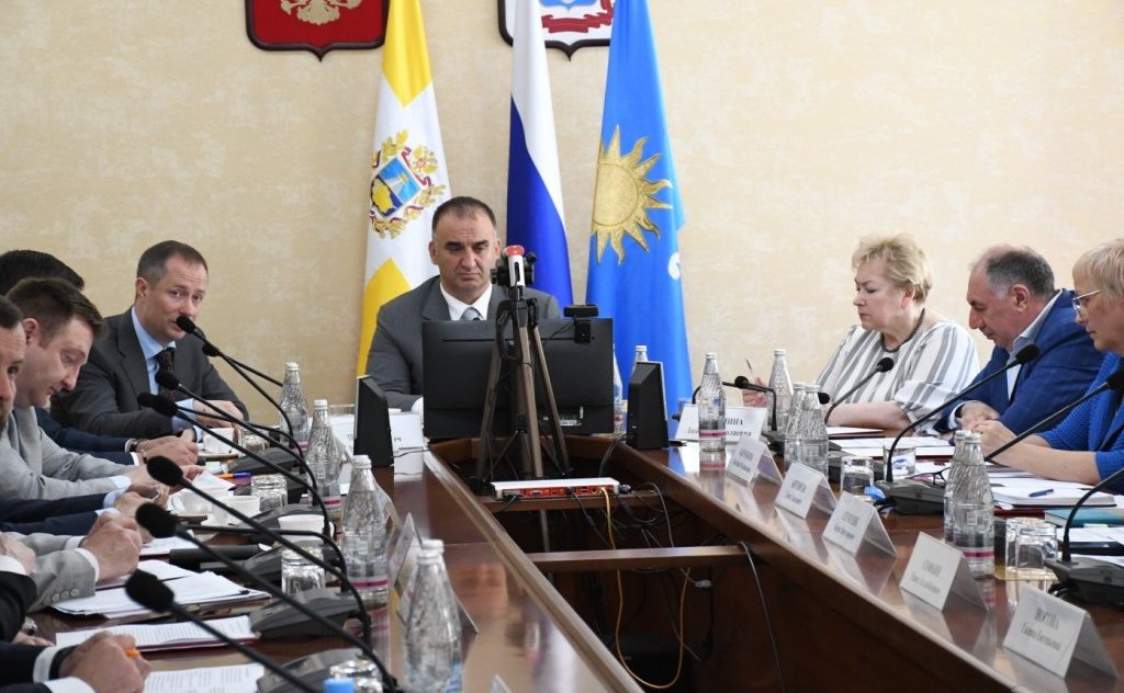 Заместитель председателя Комитета СФ по социальной политике Мохмад Ахмадов провел выездное совещание по вопросу мониторинга реализации положений Федерального закона, направленного на гармонизацию законодательства о спорте