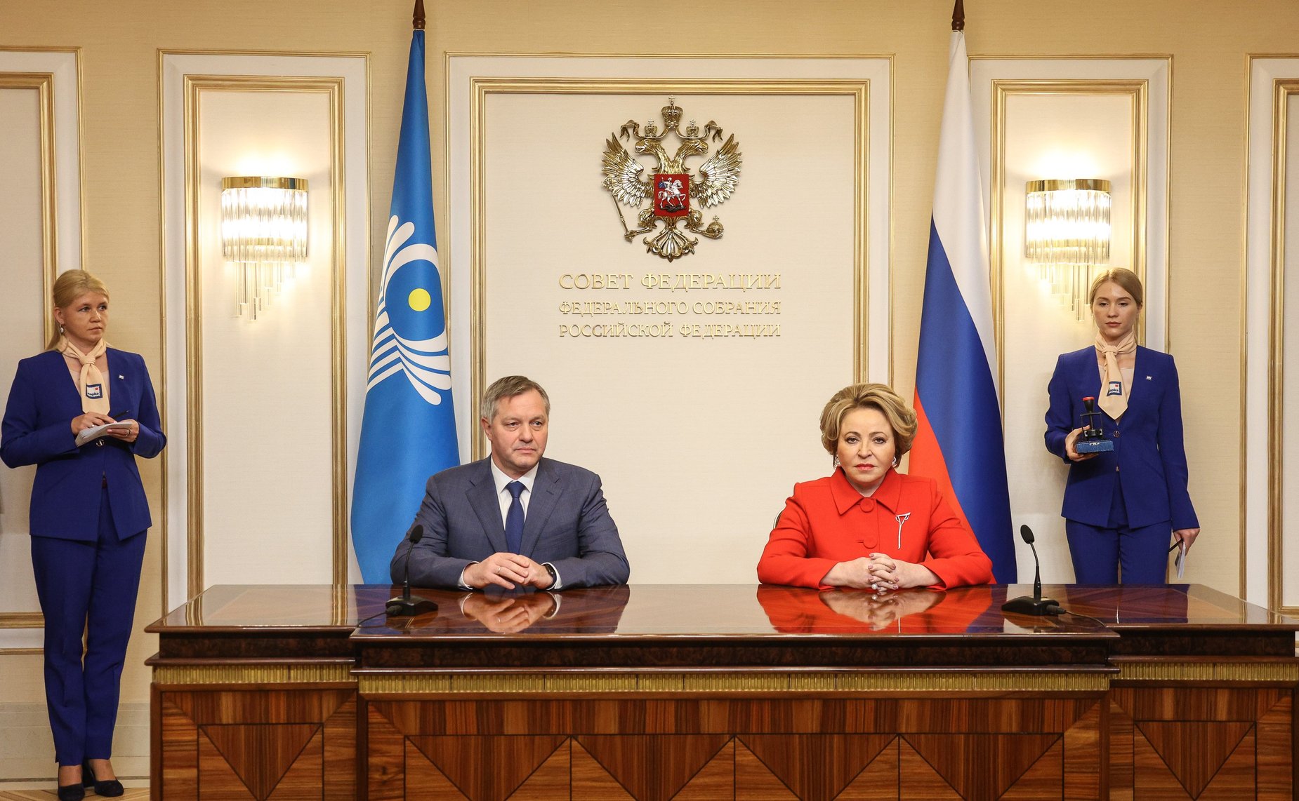 В Совете Федерации состоялось спецгашение юбилейной почтовой марки, посвященной 30-летию Межпарламентской Ассамблеи СНГ