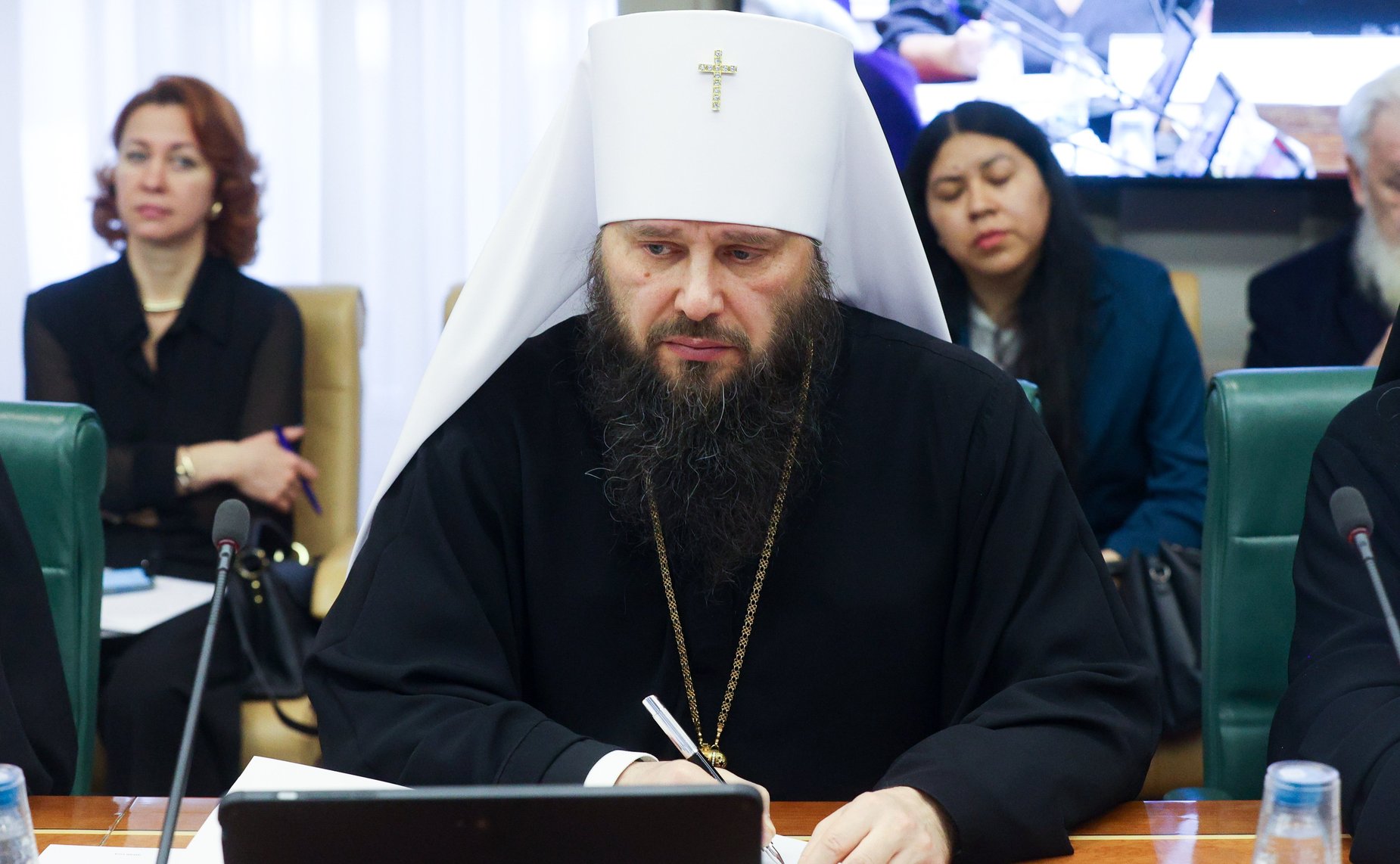 Круглый стол «Становление современной общественно-государственной модели воспитания гражданина и патриота (анализ опыта взаимодействия государственных и религиозных институтов)» (в рамках XIV Рождественских парламентских встреч)