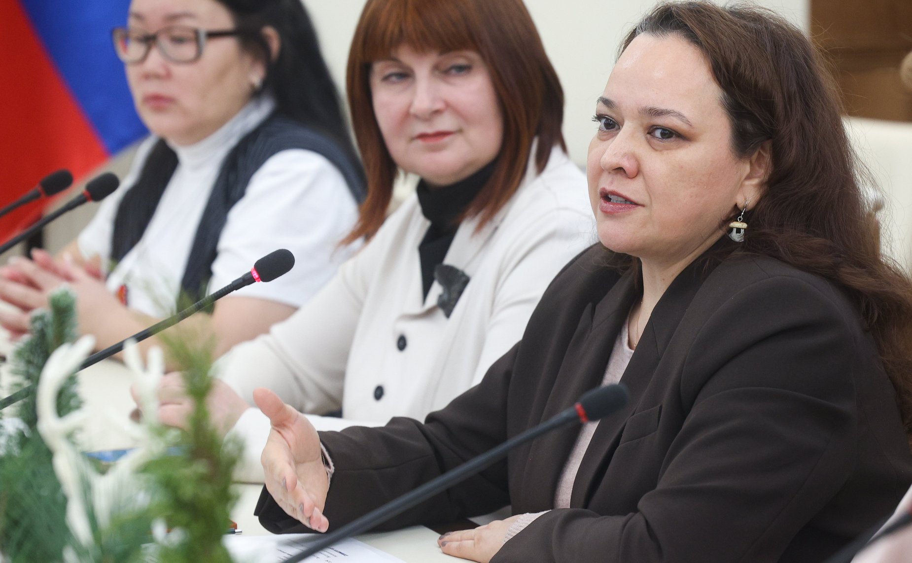 В Совете Федерации состоялась торжественная церемония вручения дипломов выпускникам образовательной программы «Актуальные проблемы и эффективные практики устойчивого развития коренных малочисленных народов Севера, Сибири и Дальнего Востока РФ»