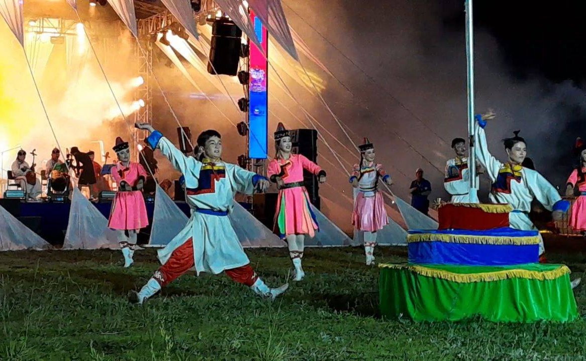 Баир Жамсуев принял участие в XV международном бурятском фестивале «Алтаргана», который прошел в Булганском аймаке Монголии