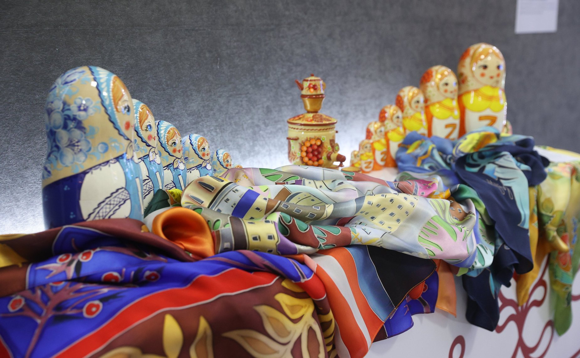 Валентина Матвиенко и Александр Авдеев посетили выставку, посвященную истории и культуре Владимирской области и основным направлениям развития региона