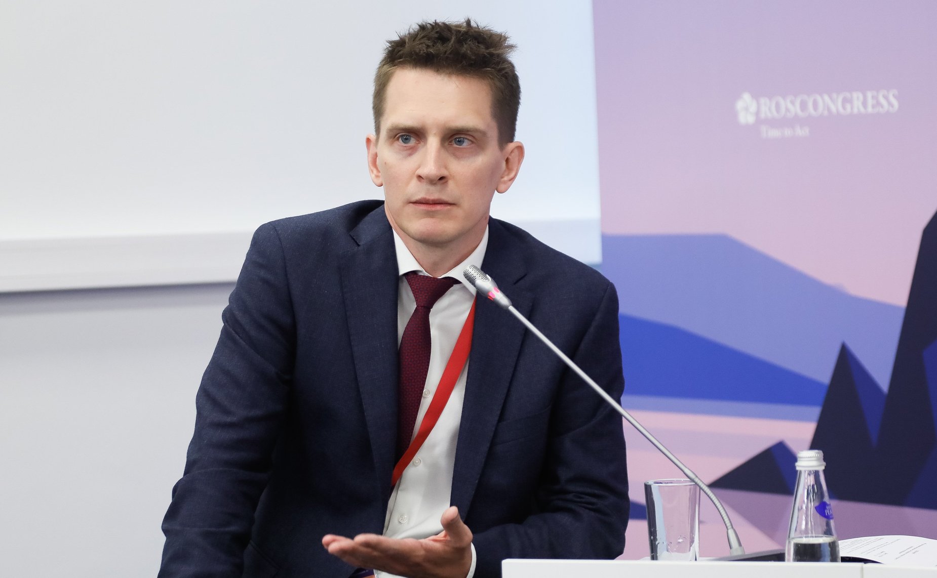 Сессия «ИИ и креативная конкуренция: как защищать авторов и поощрять генеративные коллаборации». X Восточный экономический форум