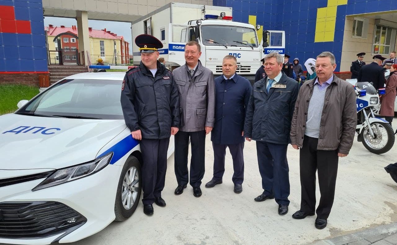 Денис Гусев поздравил сотрудников ГИБДД Ненецкого автономного округа с юбилеем основания автоинспекции