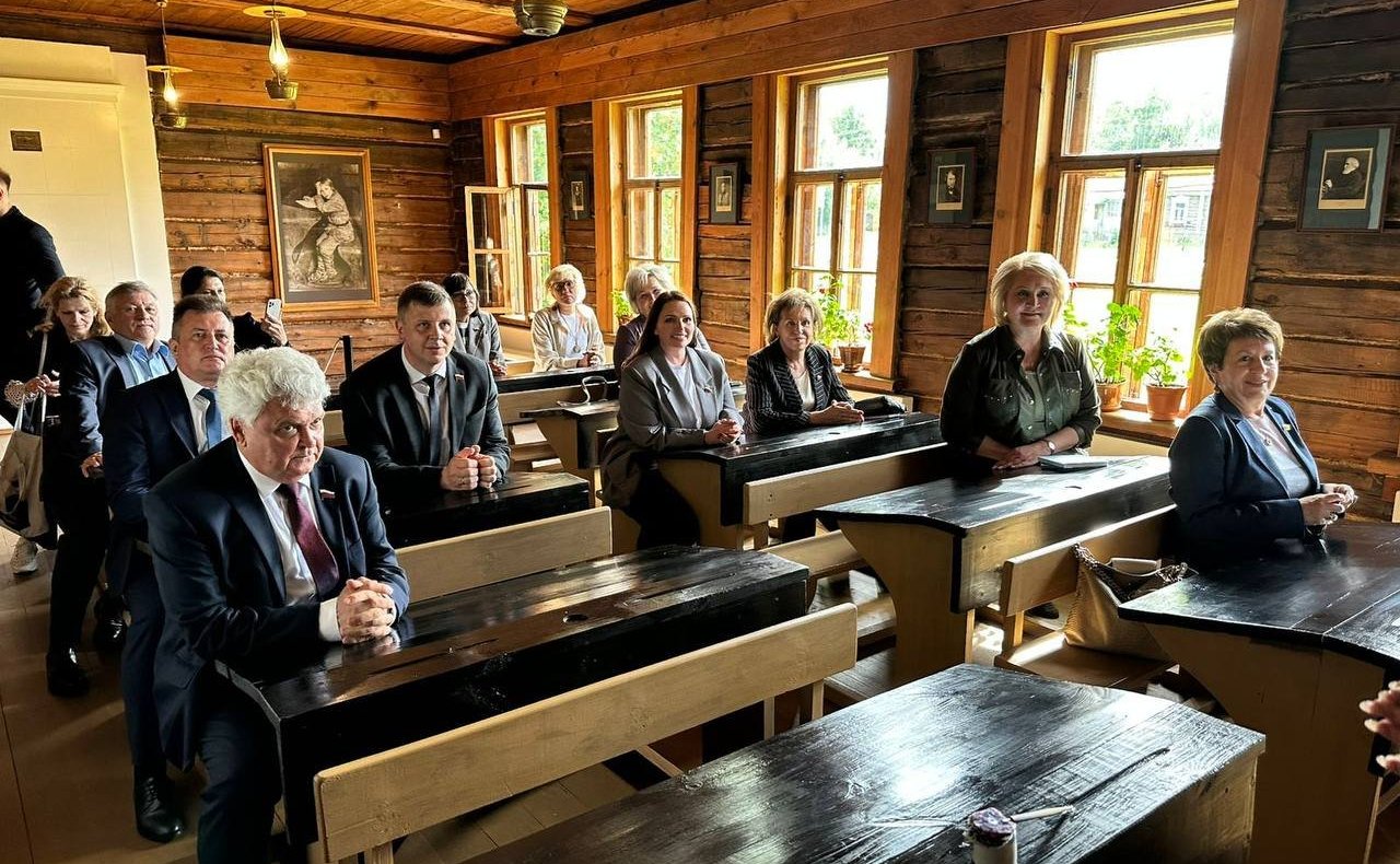 Круглый стол Комитета СФ по науке, образованию и культуре совместно с Комитетом СФ по федеративному устройству, региональной политике, МСУ и делам Севера «О совершенствовании законодательства Российской Федерации об охране объектов культурного наследия»