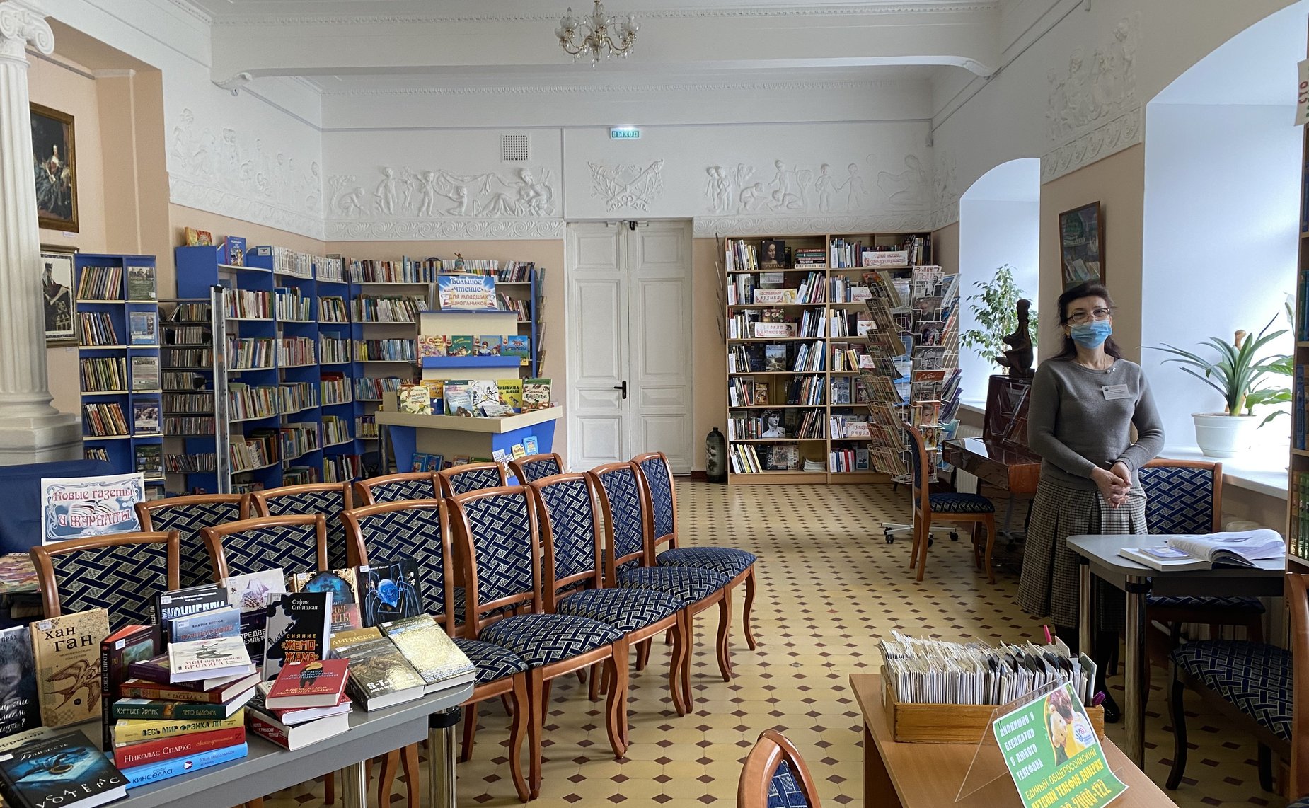 Олег Алексеев посетил Саратовский областной дом работников искусств