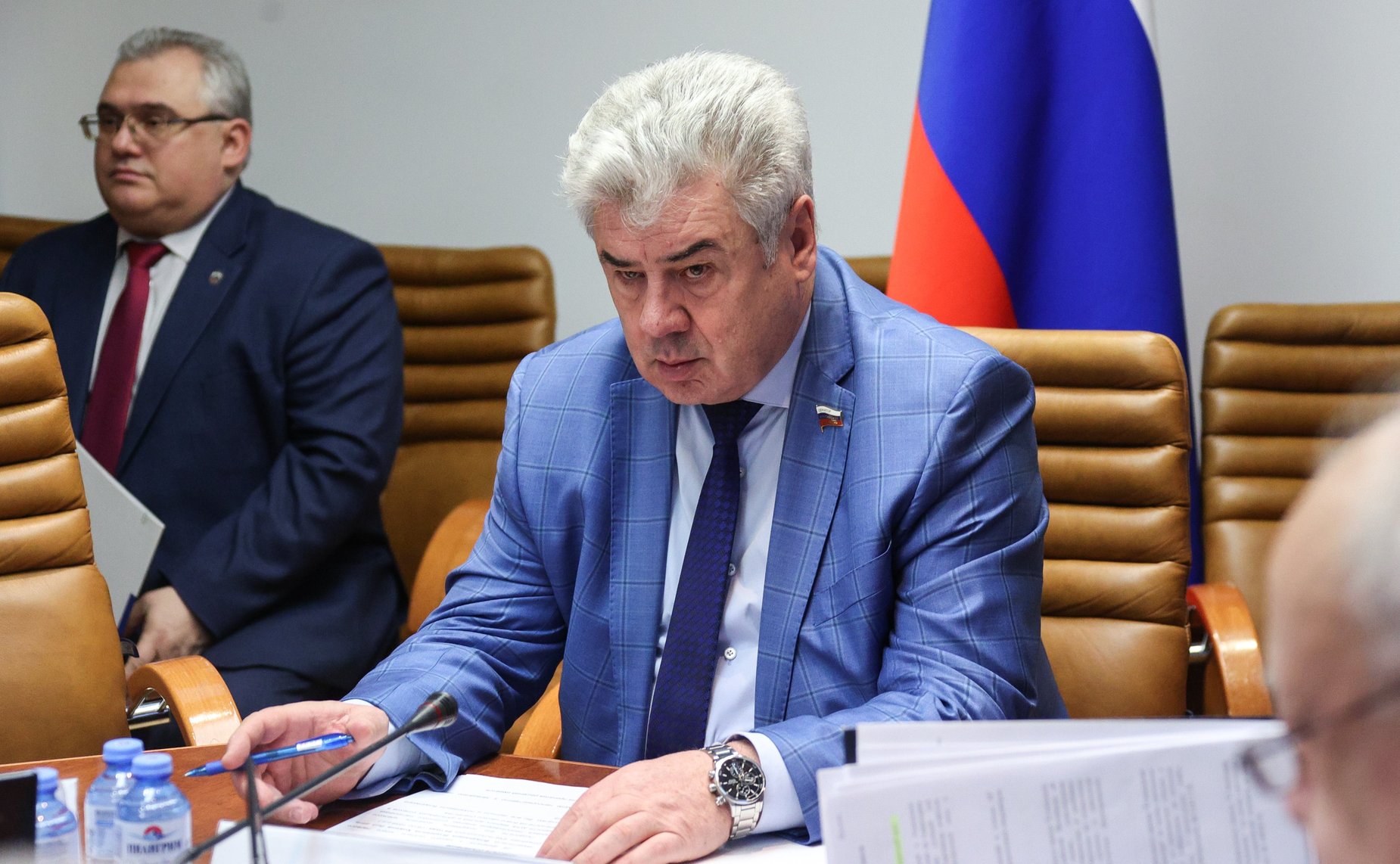 Виктор Бондарев