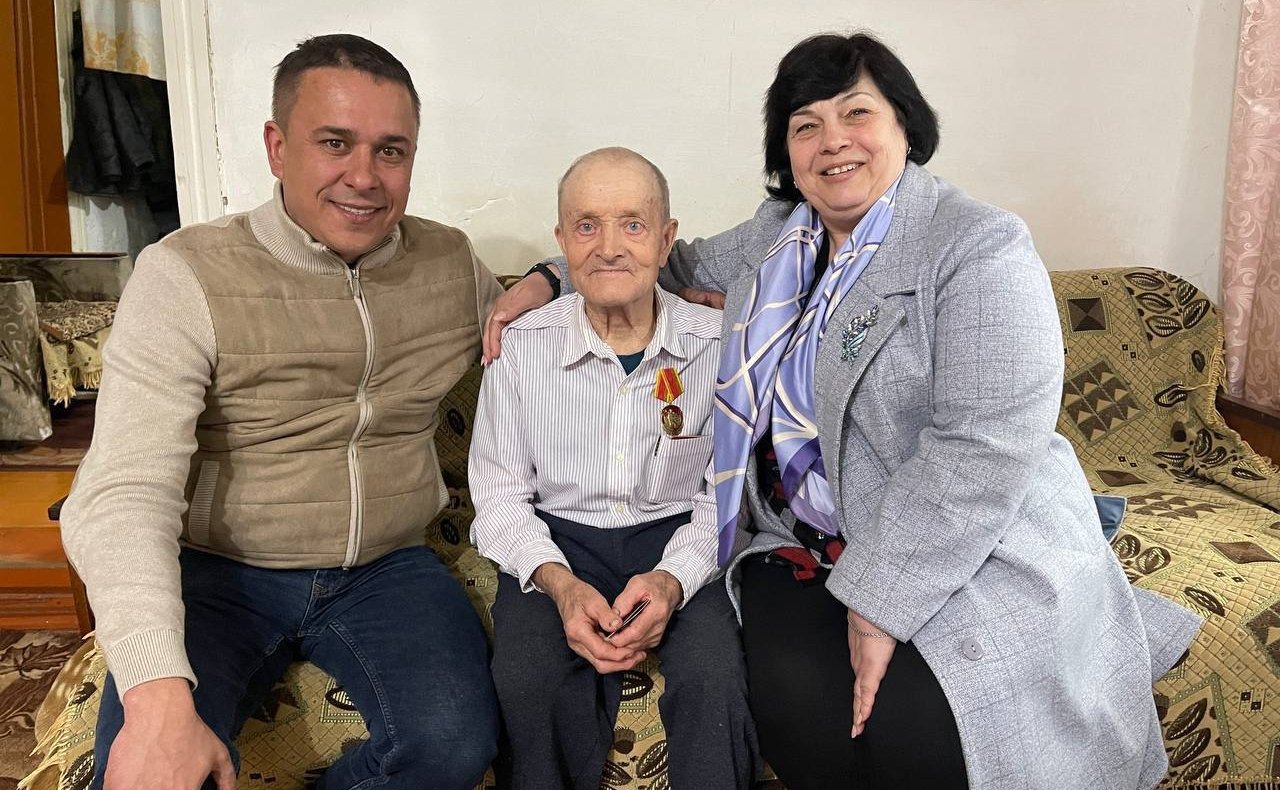 Айрат Гибатдинов совершил рабочую поездку в сельские районы Ульяновской области и поздравил ветеранов Великой Отечественной войны