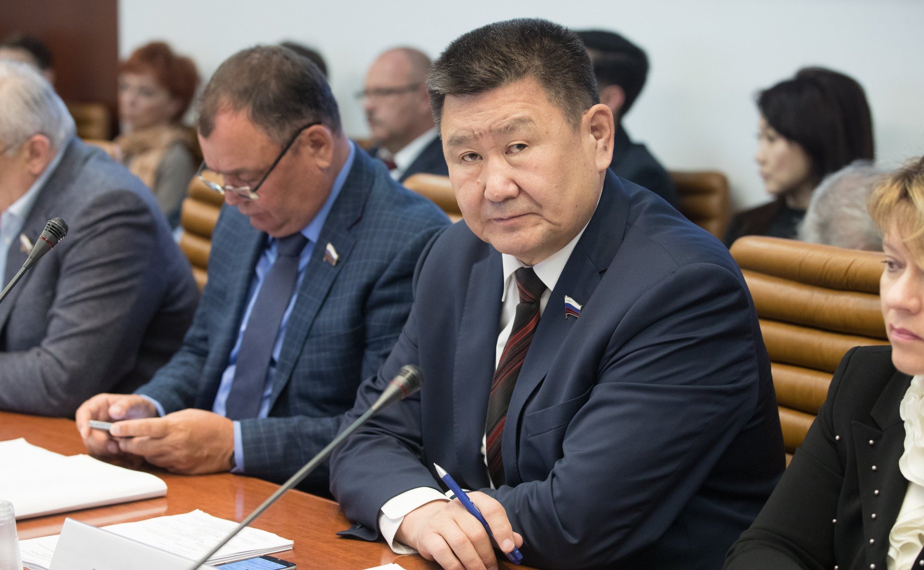 В. Мархаев