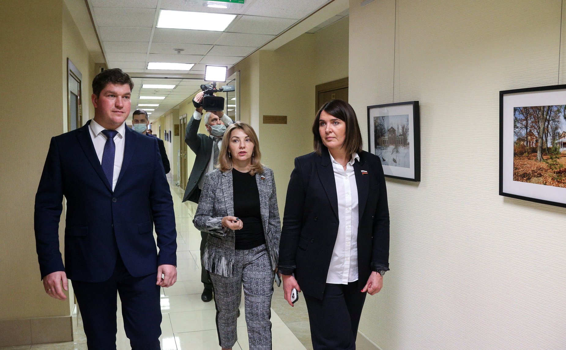 В Совете Федерации открылась фотовыставка, посвященная проекту пензенских добровольцев «По следам забытых усадеб»