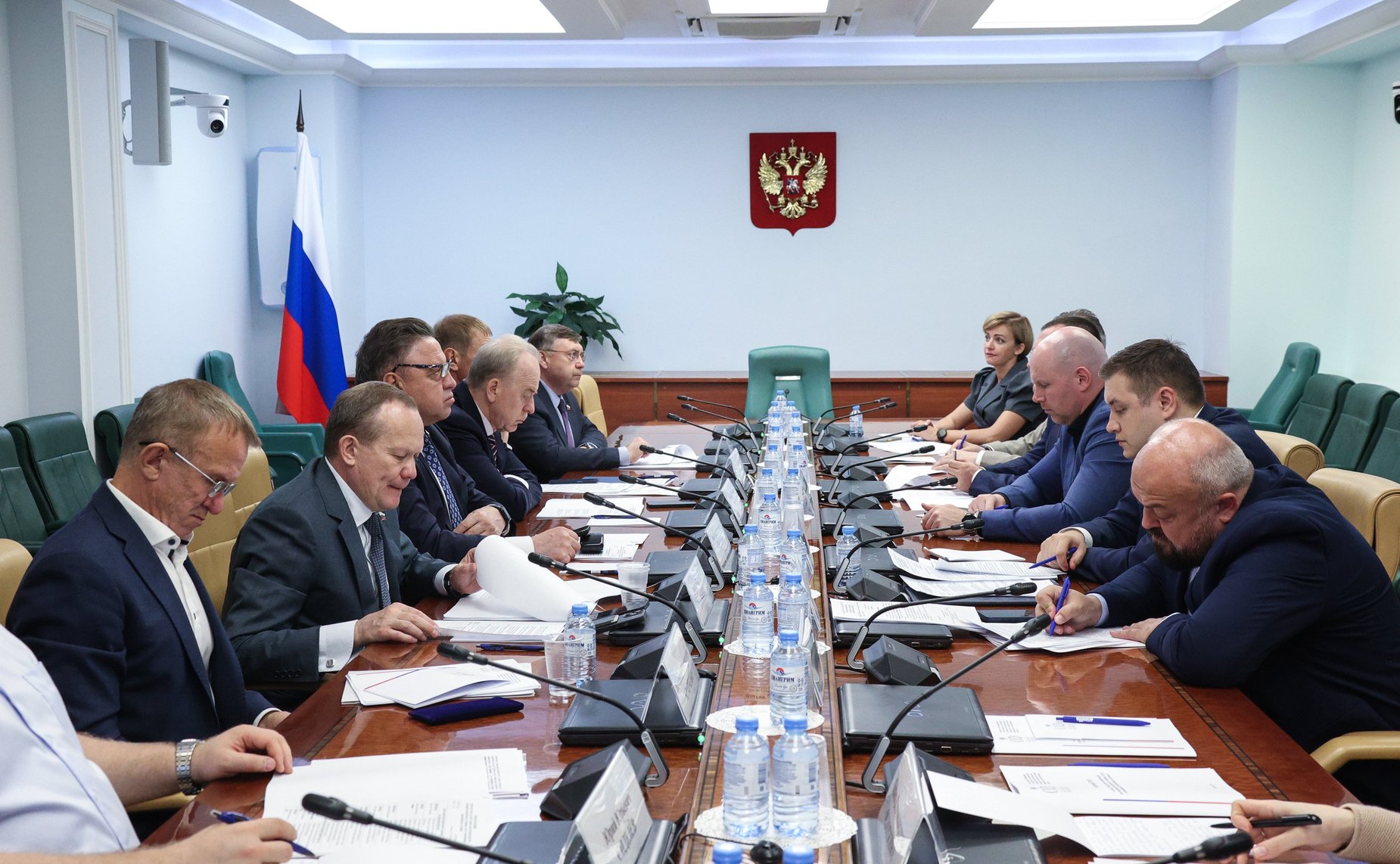 Круглый стол Комитета СФ по Регламенту и организации парламентской деятельности совместно с Комитетом СФ по экономической политике на тему «Защита прав потребителей при оказании транспортных и смежных услуг в современных экономических условиях»