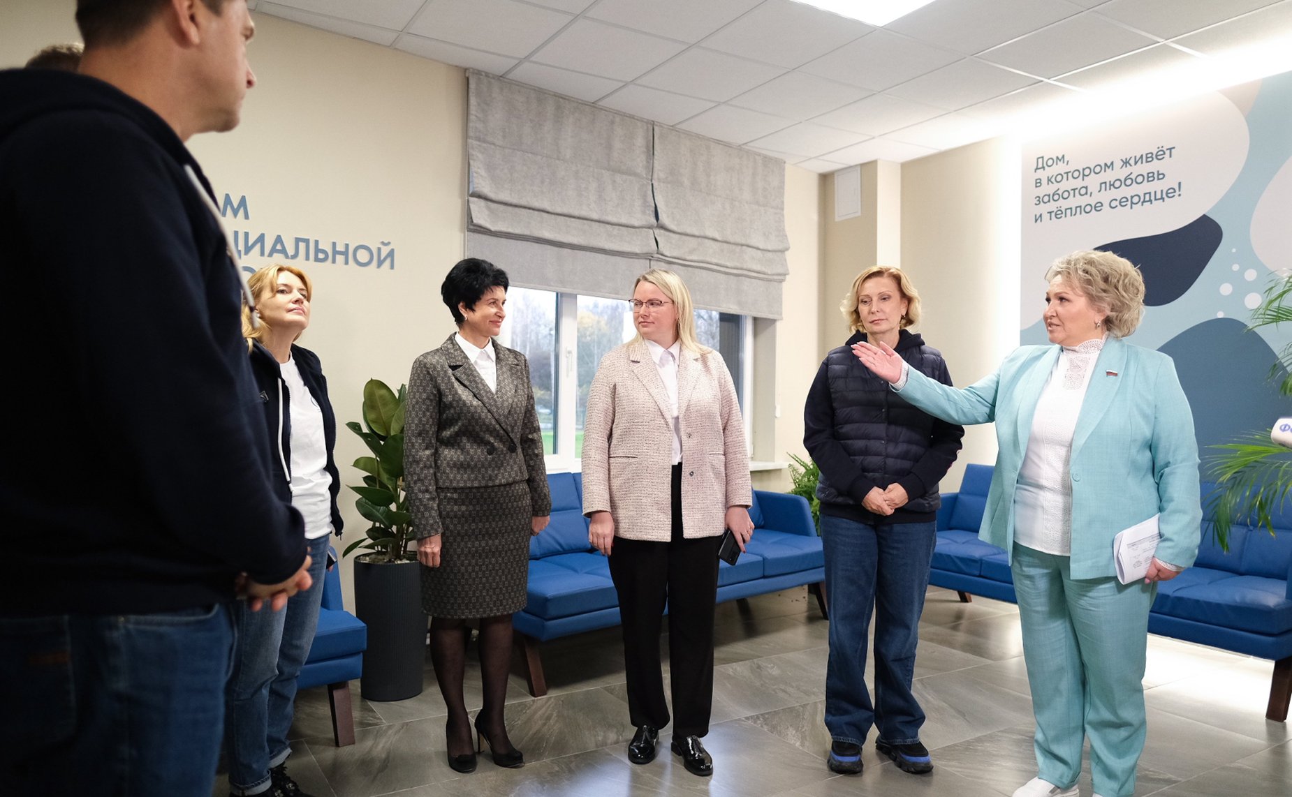 Сенаторы РФ посетили ОАУ социального обслуживания «Дом социальной заботы» (г. Великий Новгород)