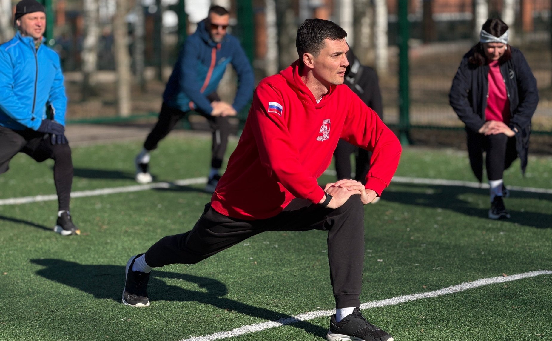 Роман Маслов принял участие в утренней зарядке вместе с депутатами и жителями Череповца