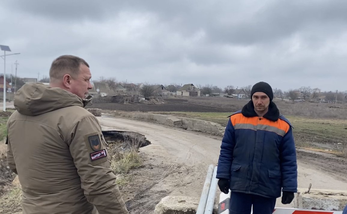 При содействии Игоря Кастюкевича в поселке Верхний Рогачик Херсонской области отремонтировали два моста