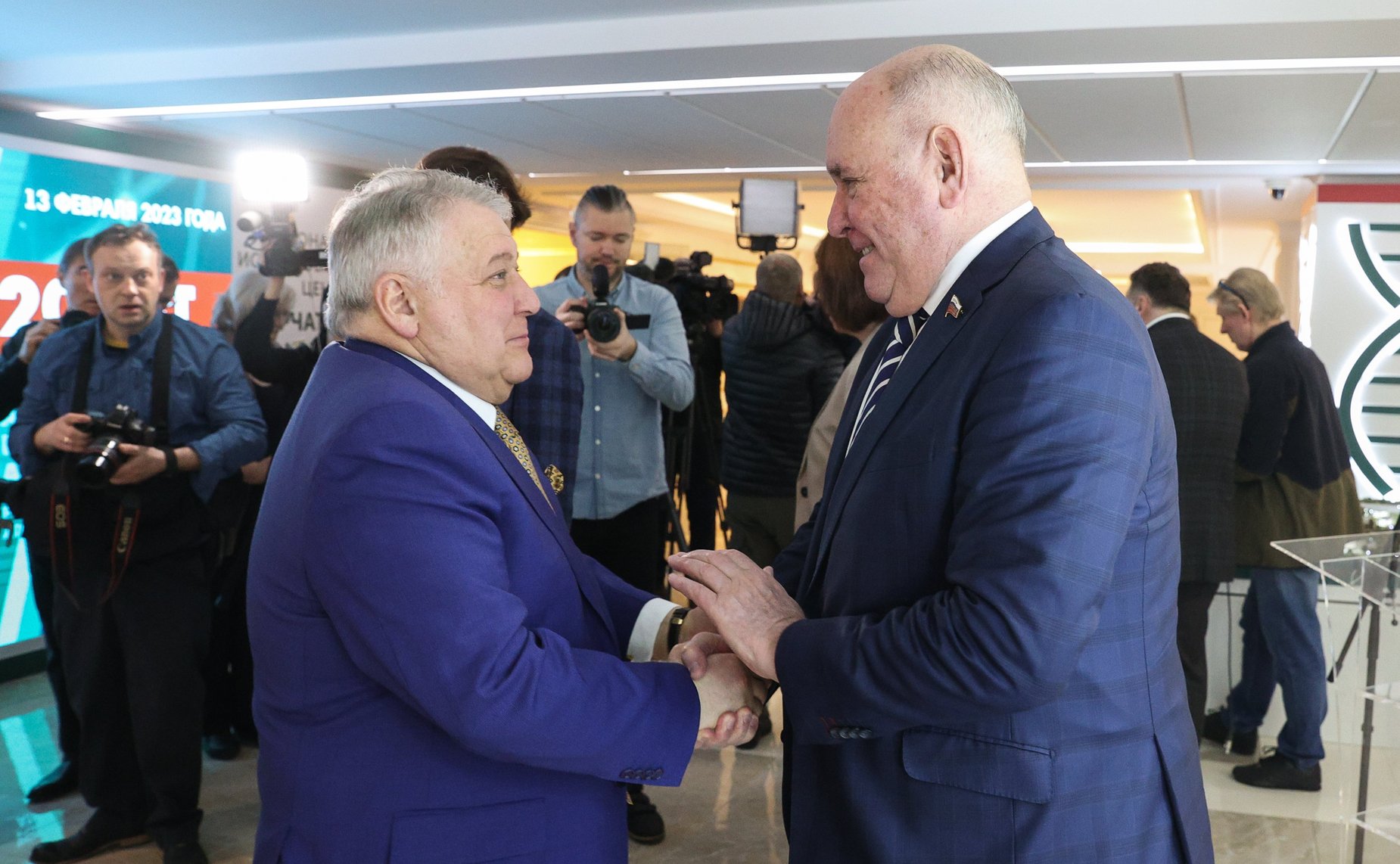 Валентина Матвиенко и президент НИЦ «Курчатовский институт» Михаил Ковальчук открыли выставку «Курчатовский институт – 80 лет для страны и мира»