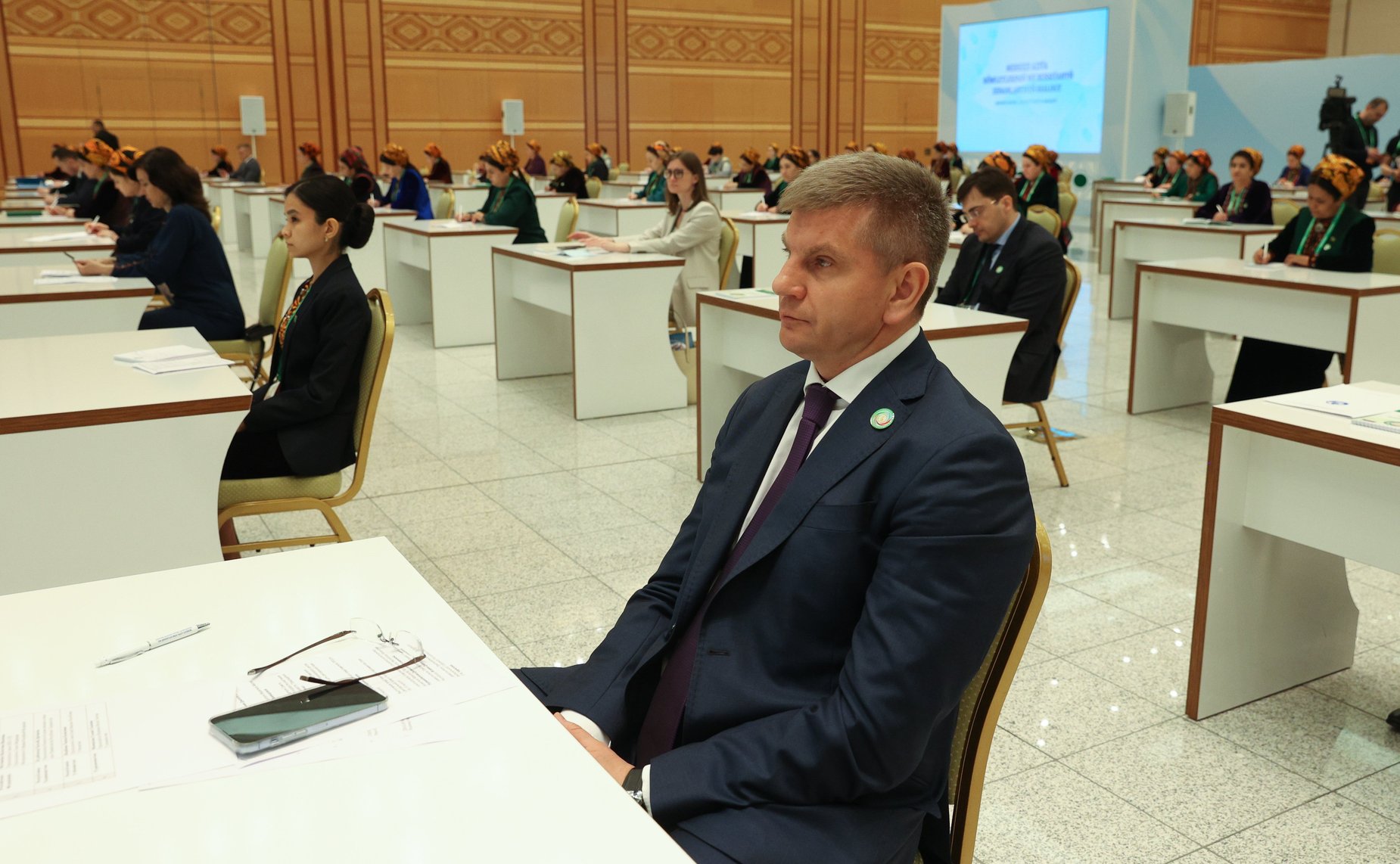 Геннадий Голов