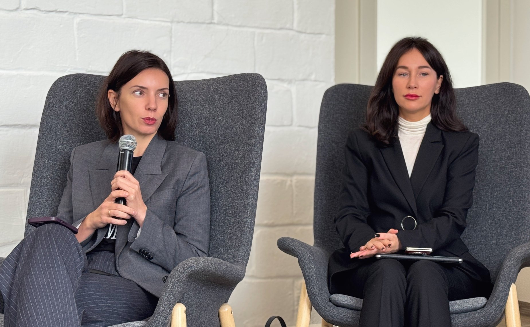 Елена Дягилева выступила спикером панельной дискуссии, посвящённой развитию малых городов. Обсуждение опыта разных субъектов страны состоялось в рамках деловой программы фестиваля в Никеле