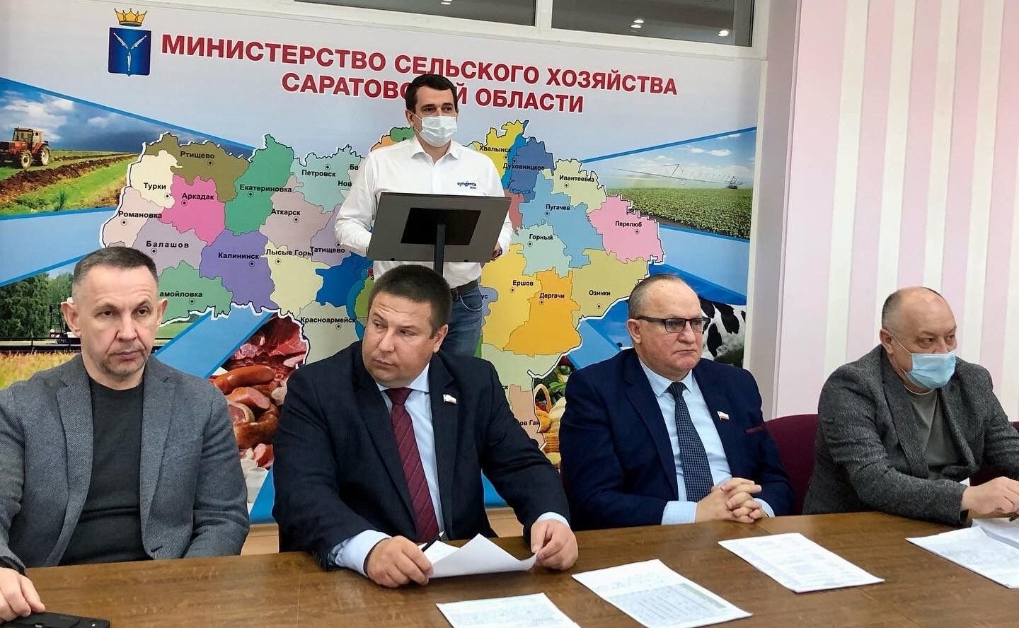 Олег Алексеев в ходе работы в регионе принял участие в рабочем совещании «О поставках семян и средств защиты растений сельхозтоваропроизводителям»