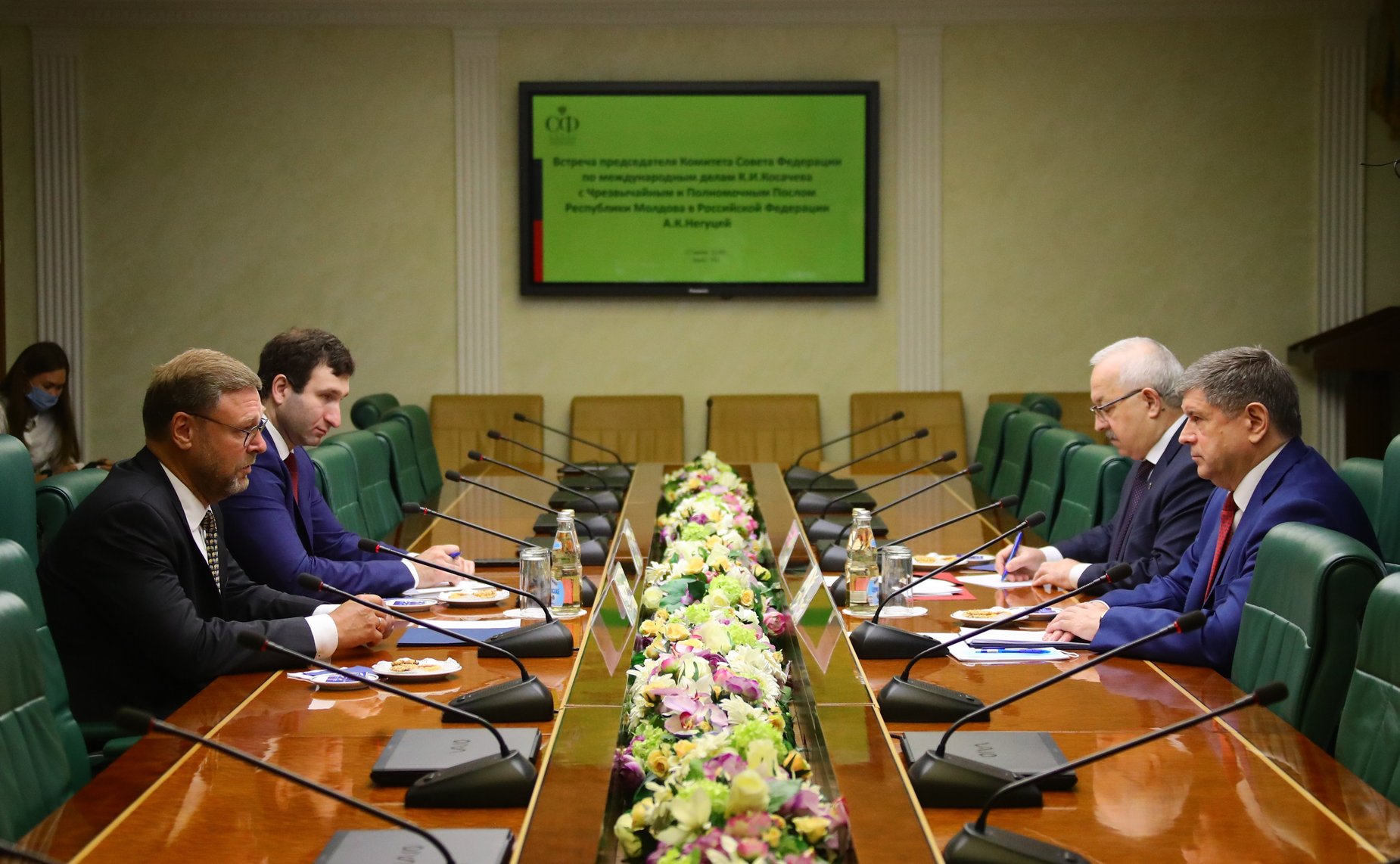 Встреча Константина Косачева с чрезвычайным и полномочным послом Республики Молдова в РФ