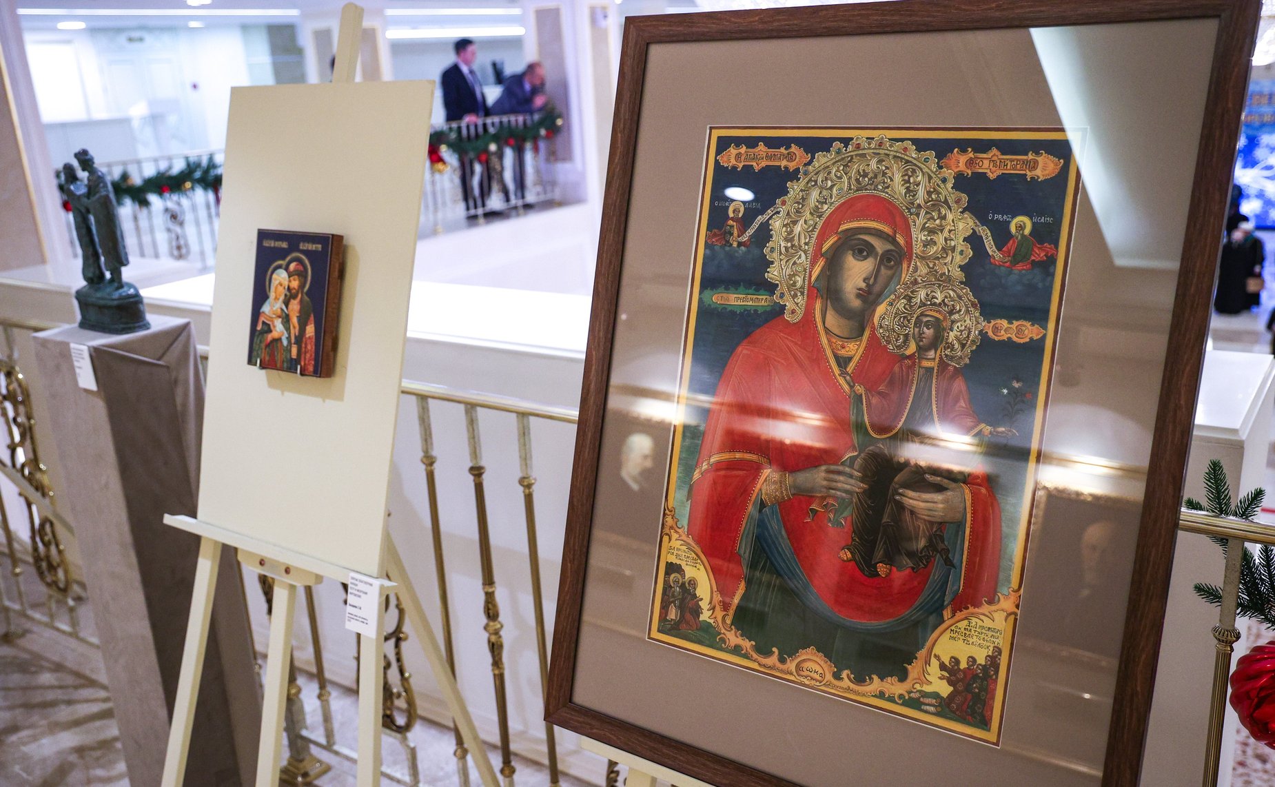 Выставка восстановленных икон Донбасса из Свято-Петропавловского кафедрального собора