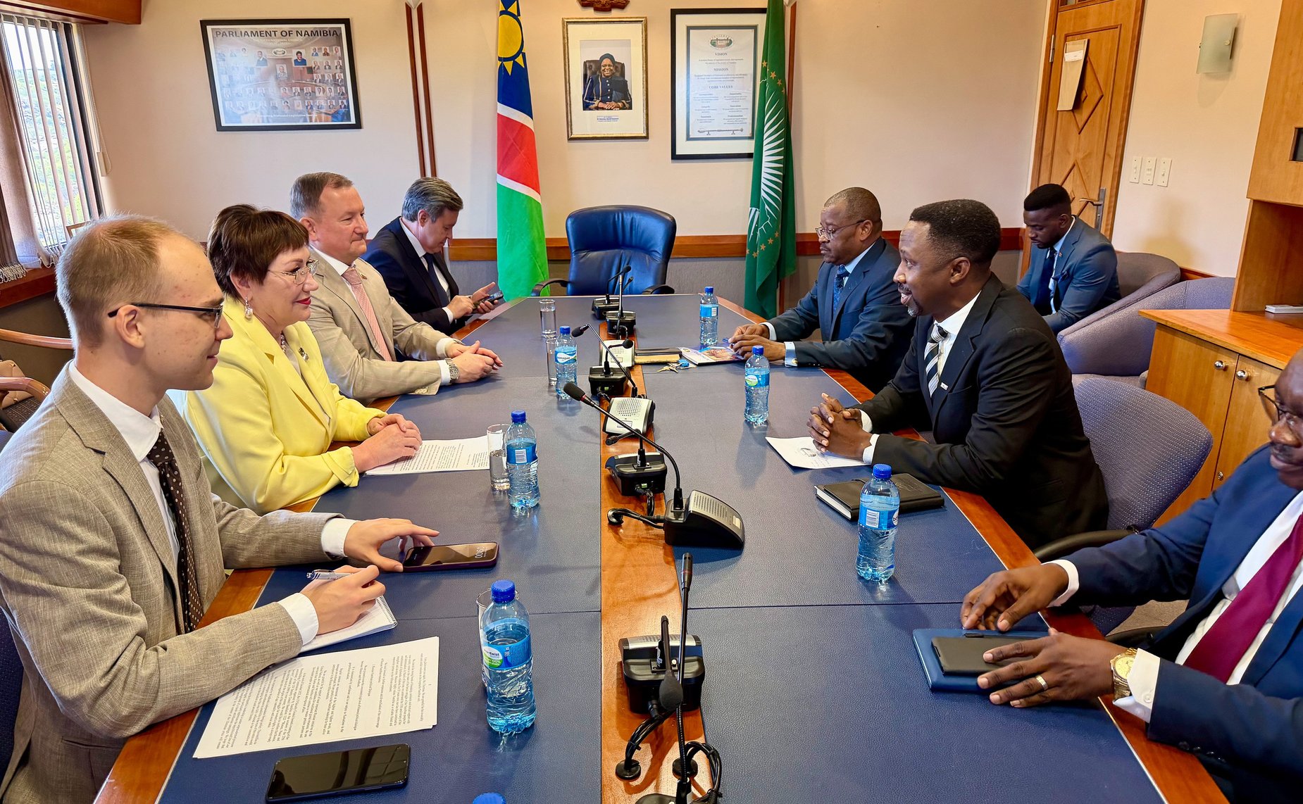 Встреча сенаторов Российской Федерации Елены Перминовой и Михаила Борщева с Председателем Национально совета Республики Намибии (верхней палаты парламента) Лукасом Мухой