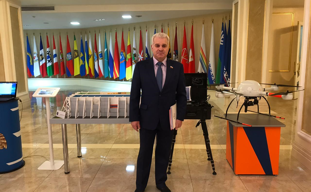 Сергей Мартынов поздравил сотрудников МЧС России с 30-летием со дня образования ведомства