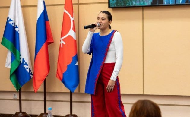 Денис Гусев провёл встречу c руководителем некоммерческой организации дополнительного образования «Друзья Заполярья»