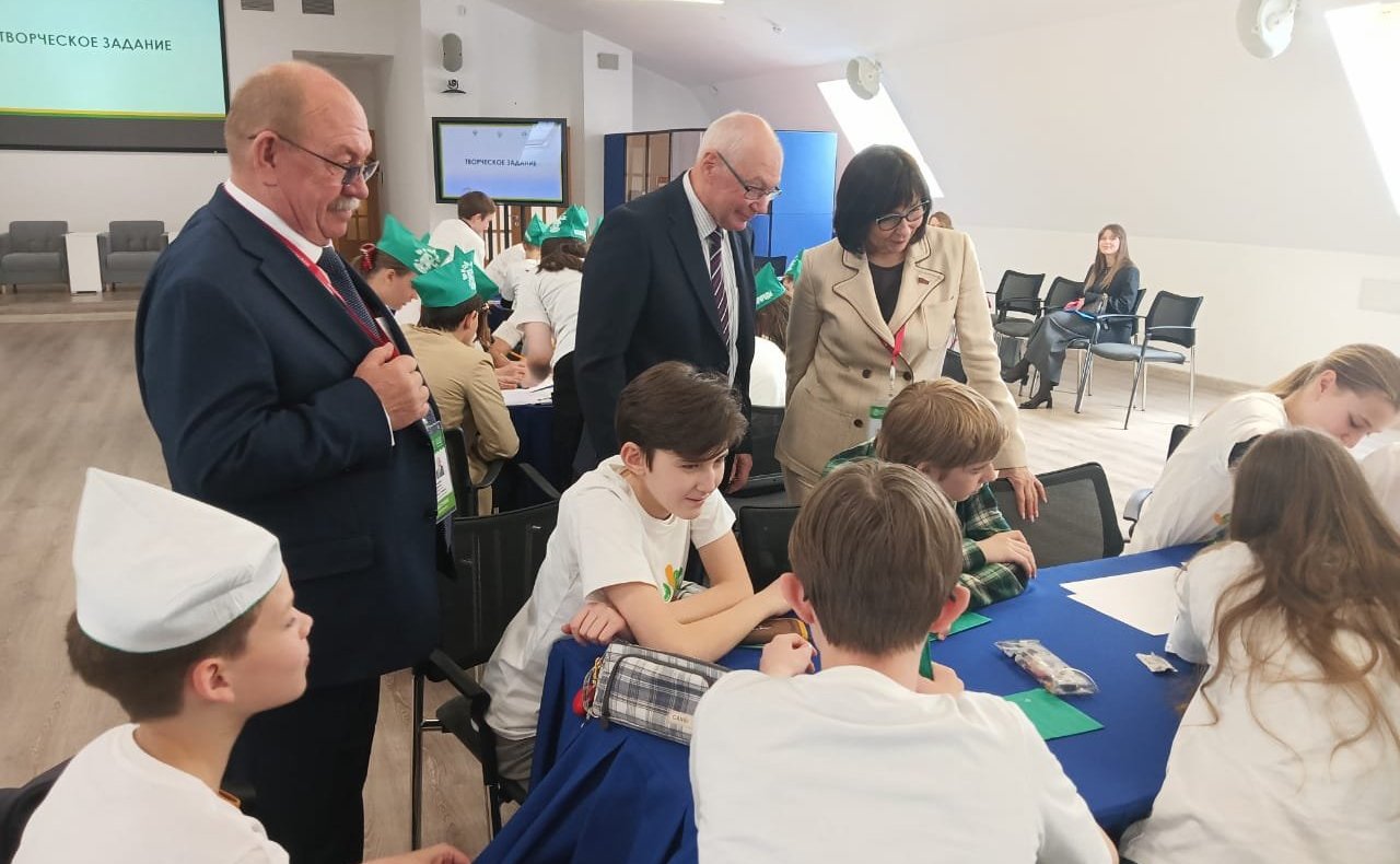 На XI Невском международном экологическом конгрессе впервые в рамках Всероссийского природоохранного социально-образовательного проекта «Эколята» состоялся Экологический турнир «Удивительное рядом»