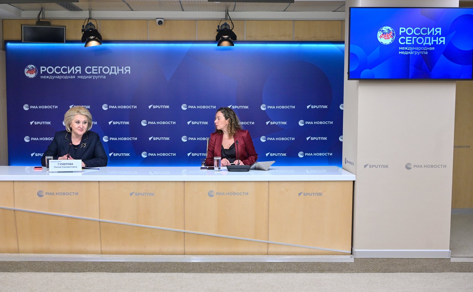 В пресс-центре Медиагруппы «Россия сегодня» состоялась пресс-конференция председателя Комитета СФ по науке, образованию и культуре Лилии Гумеровой, на которой подведены итоги работы Комитета в осеннюю сессию