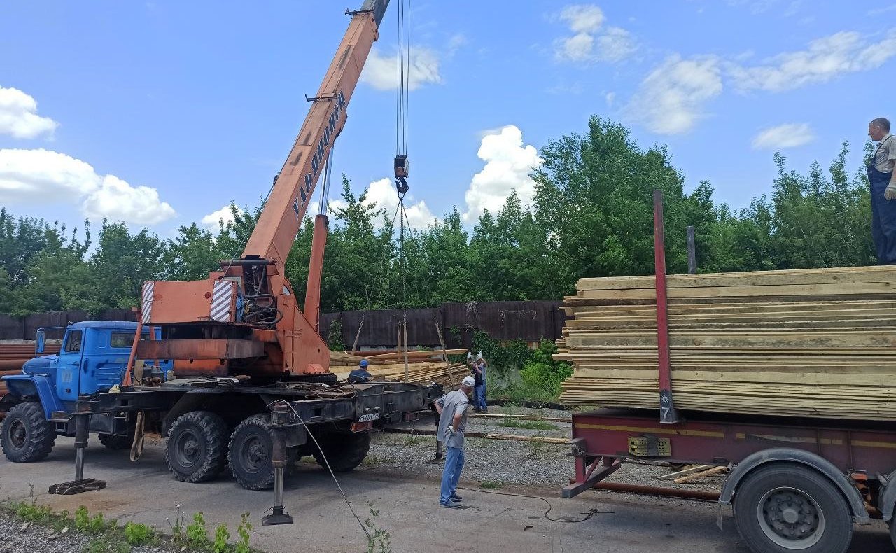Российские регионы активно включились в работу по оказанию гуманитарной помощи лесоматериалами ДНР и ЛНР