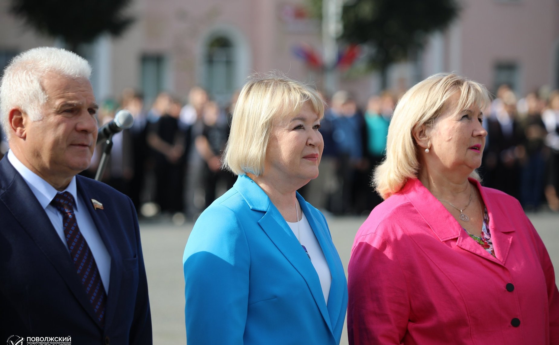 Константин Косачев и Сергей Мартынов приняли участие в торжественной линейке, посвященной Дню знаний