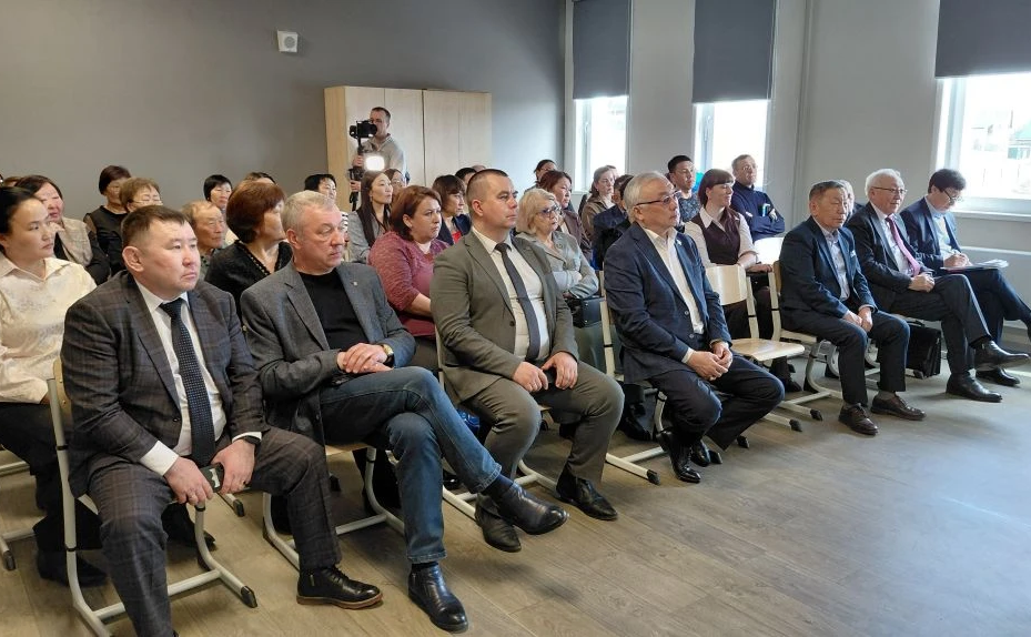 Баир Жамсуев в рамках региональной недели посетил Цугольский дацан, где оценил ход ремонтно-реставрационных работ в Согчен дугане