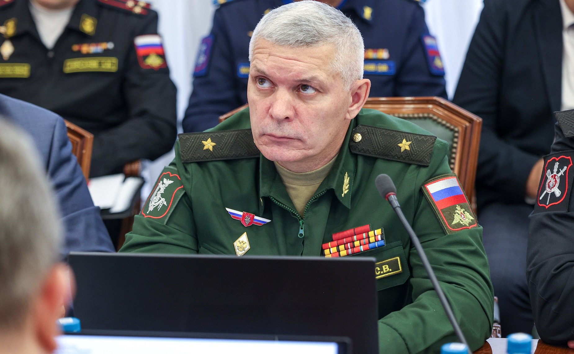 Круглый стол Комитета СФ по обороне и безопасности совместно с Комитетом СФ по социальной политике на тему «О деятельности государственных органов по поиску погибших, пропавших без вести и освобождению попавших в плен участников СВО»