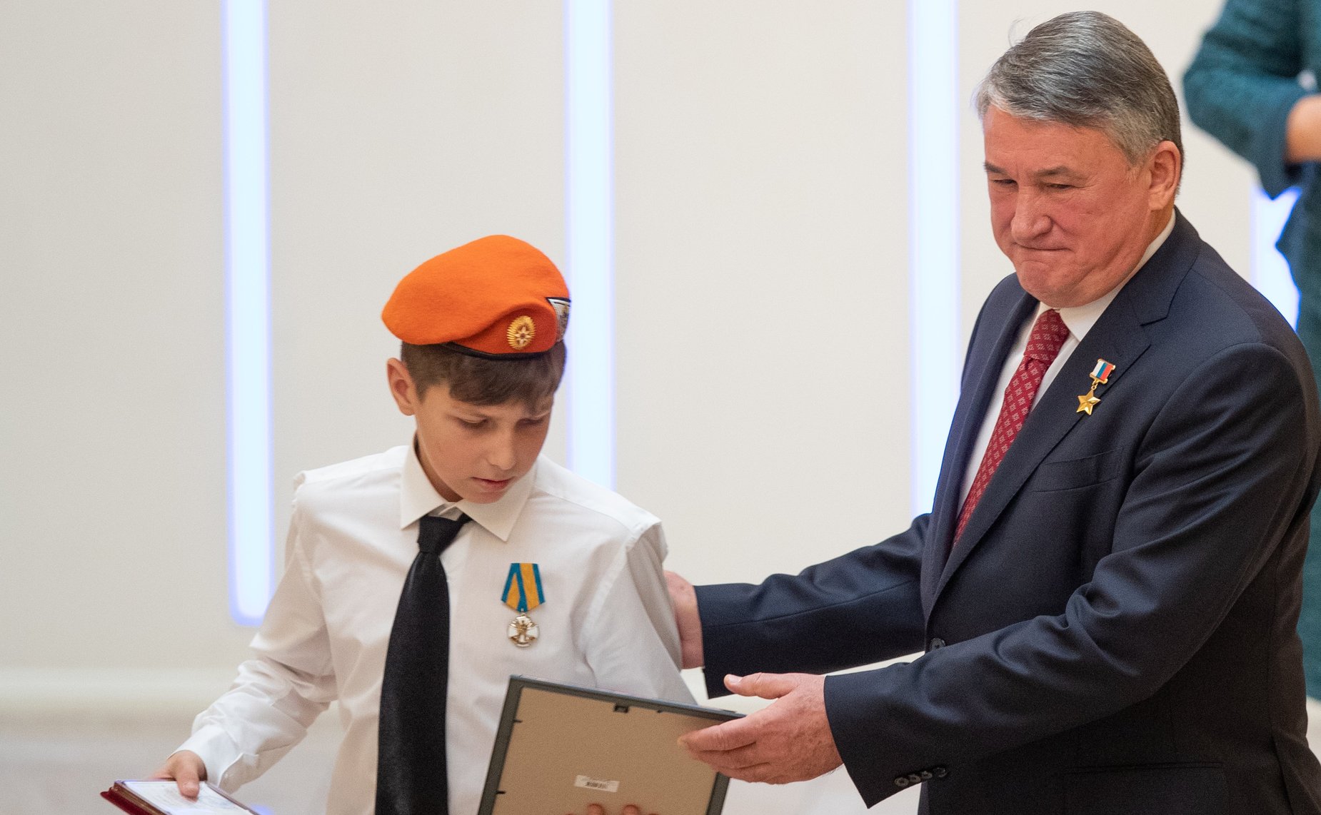 Награждение детей и подростков, проявивших мужество в экстремальных ситуациях и спасших человеческие жизни