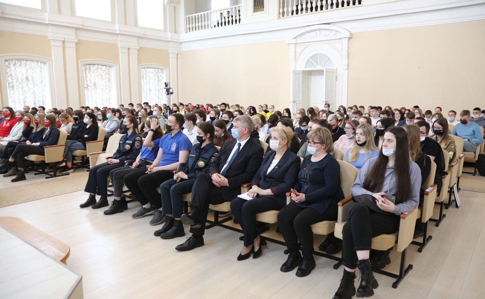 Юрий Воробьев принял участие во встрече со студентами Вологодской области
