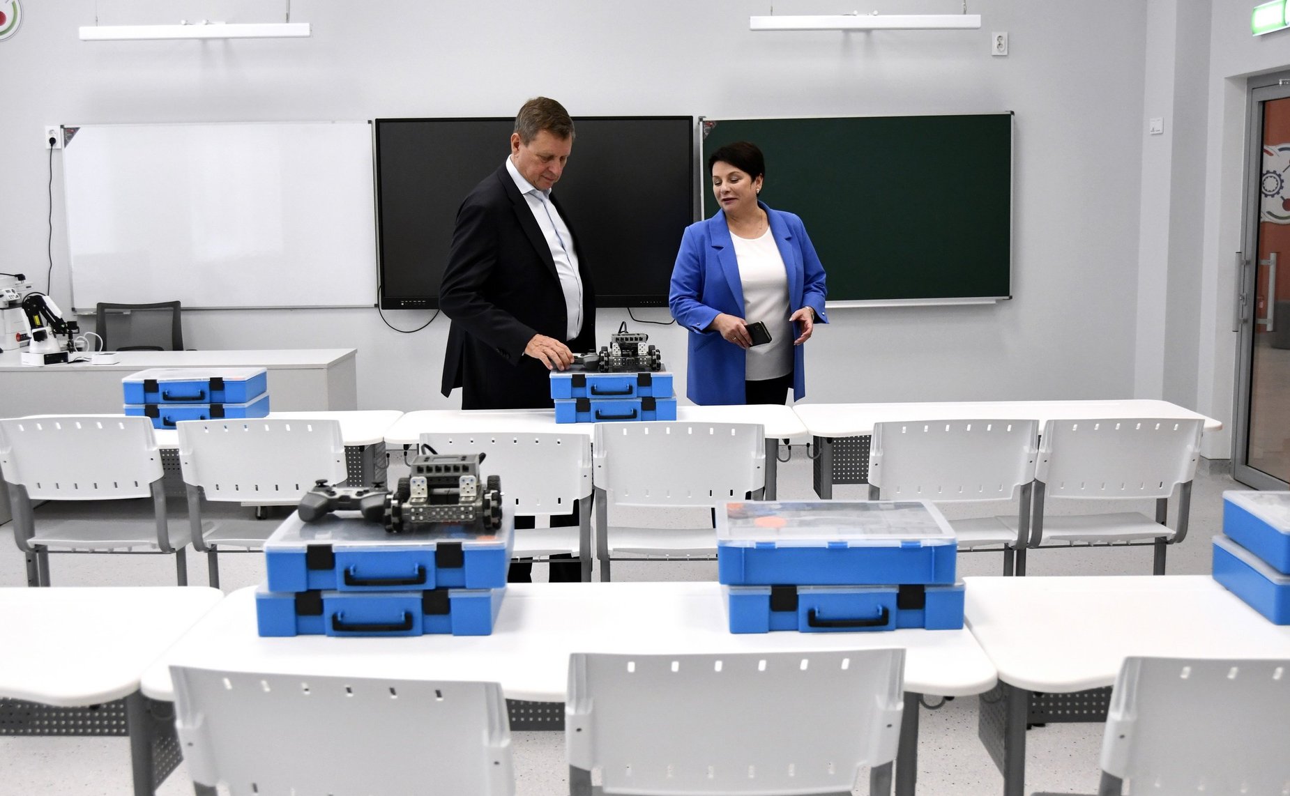 Андрей Епишин в рамках работы в регионе посетил Центр инклюзивного образования для обучения детей с особыми возможностями здоровья