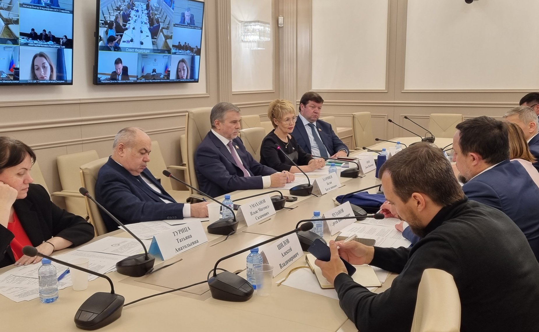 В Совете Федерации обсудили вопрос, связанный с оказанием мер поддержки создания пилотных комплексных проектов полного цикла глубокой переработки овечьей шерсти от первичного сбора шерсти до производства шерстяных изделий