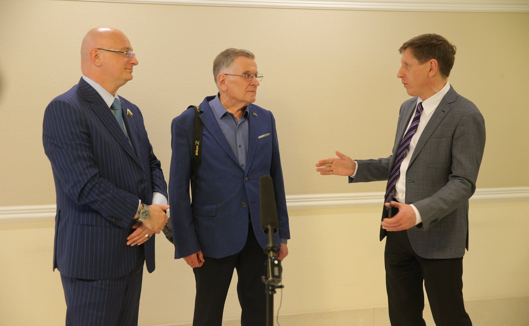 Открытие в СФ фотовыставки фотографа Ю. Инякина «Не очень официальные лица»