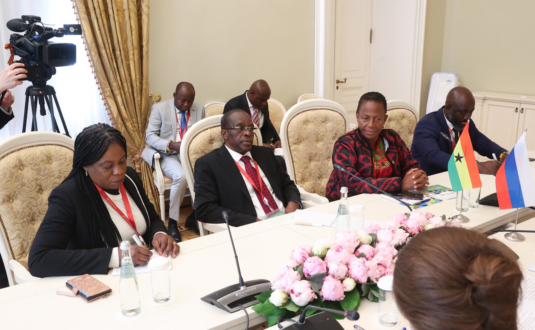 Беседа спикера СФ Валентины Матвиенко с Председателем Парламента Республики Гана состоялась «на полях» Невского международного экологического конгресса в Санкт-Петербурге