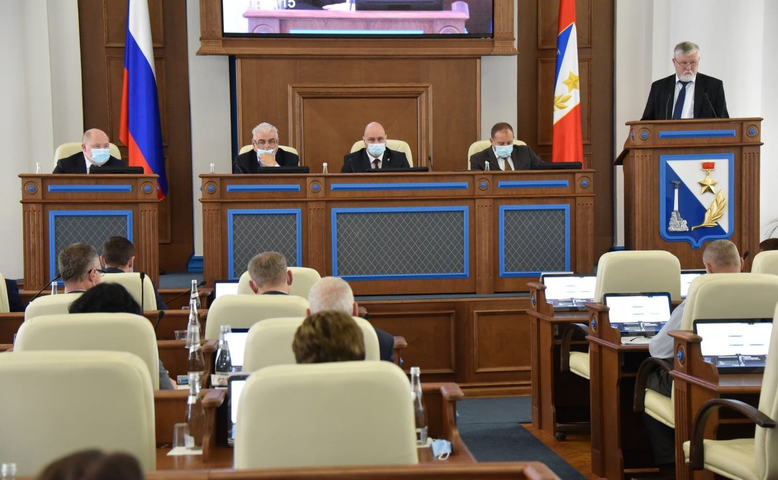 Екатерина Алтабаева приняла участие в пленарном заседании Законодательного Собрания города